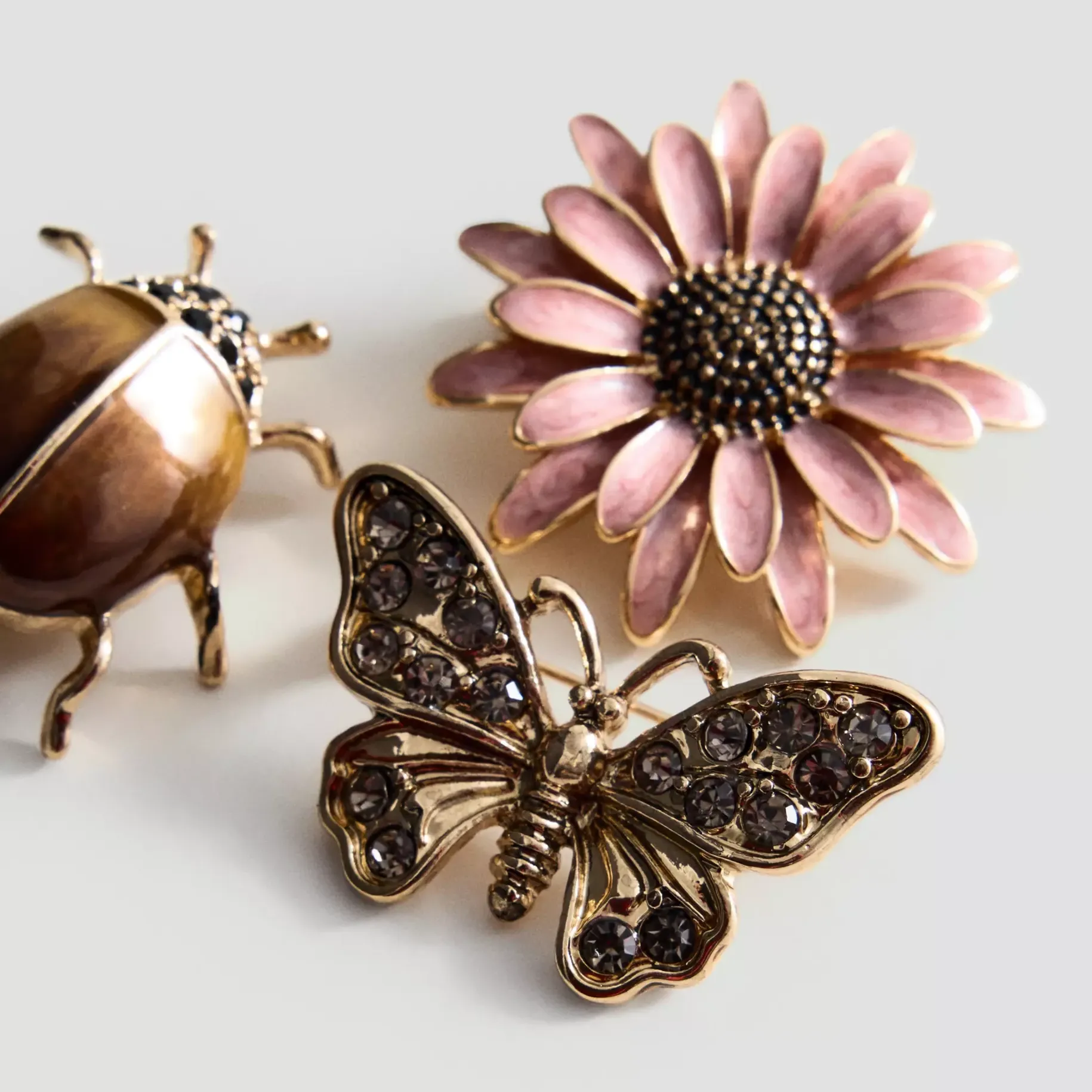 Set of 3 Combined Brooches - Women | Mango United Kingdom