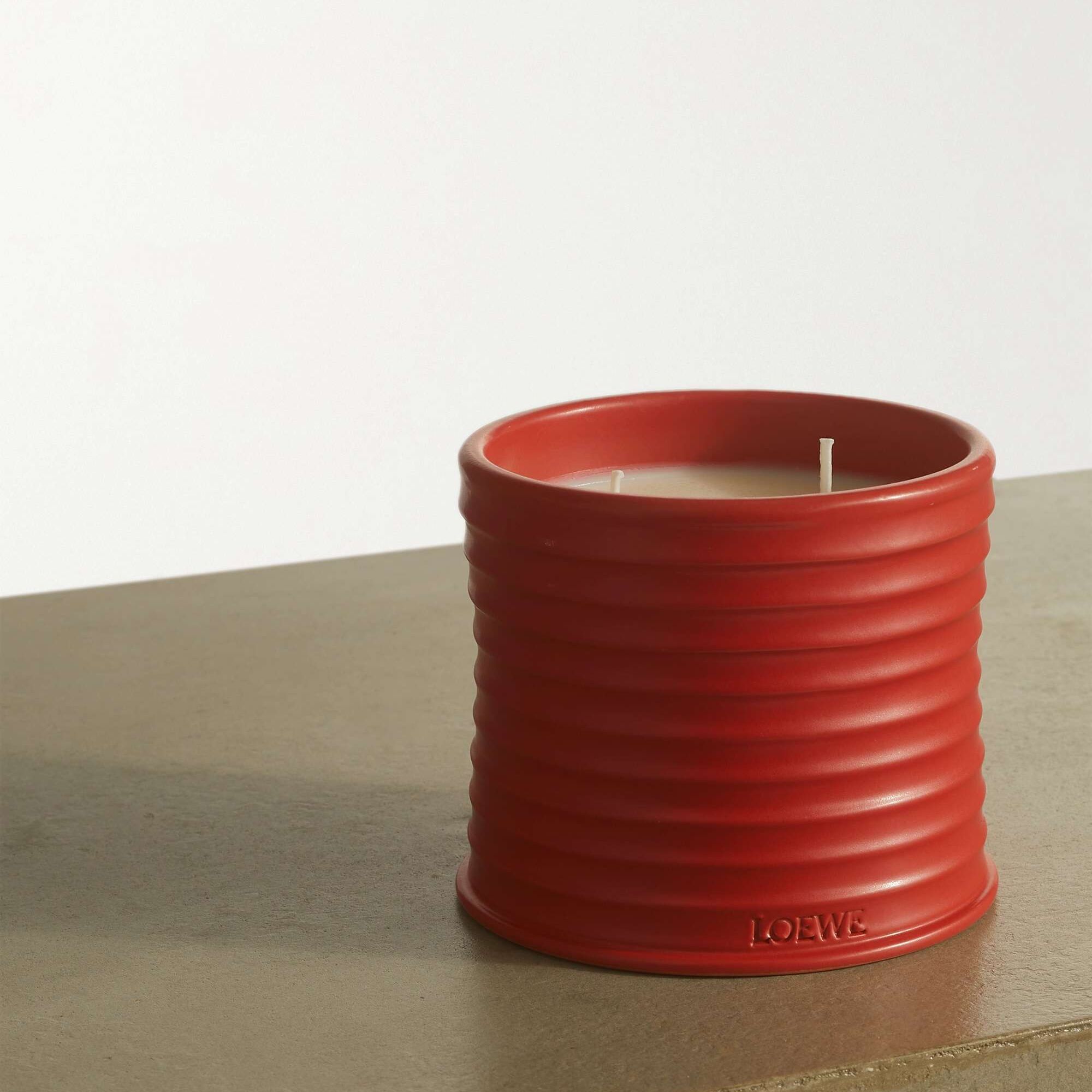 Tomato Leaves Medium Scented Candle, 610g