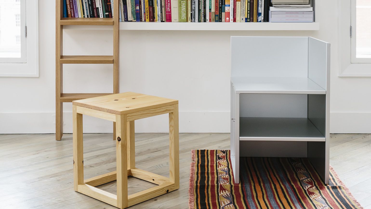 Donald Judd・A good chair is a good chair Donald Judd: A Good Chair Is a Good Chair: Donald Judd