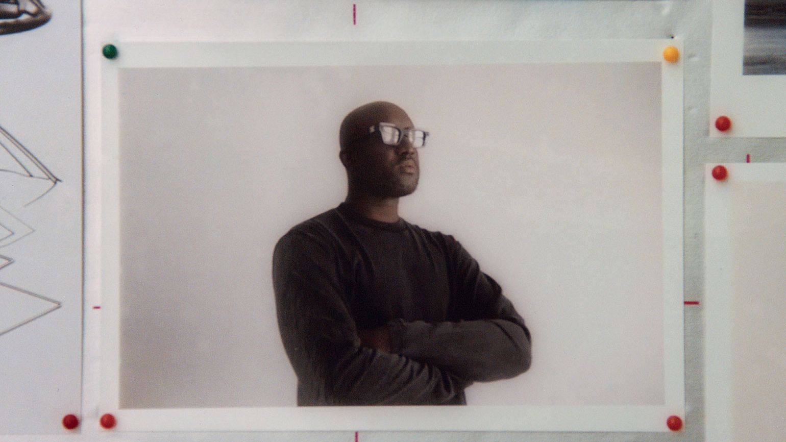 Virgil Abloh / ヴァージルアブロー/直筆サイン WALLPAPER KLbvKgNbDnAE5F2bF32khR.jpg