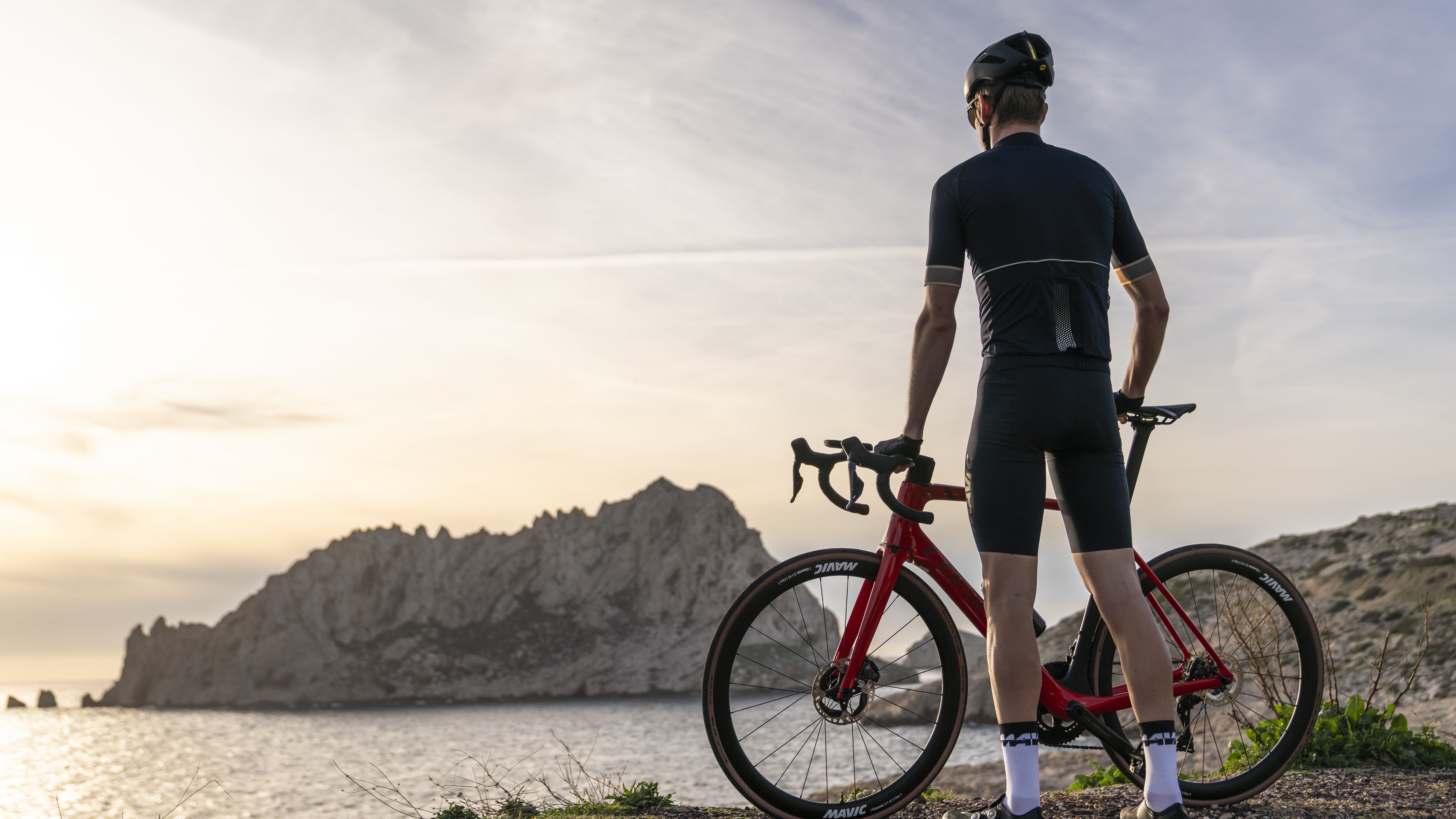 【Martini】【新品】MAVIC COSMIC S42 DISC Martini】【新品】MAVIC COSMIC S42 DISC The Mavic COSMIC S 42
