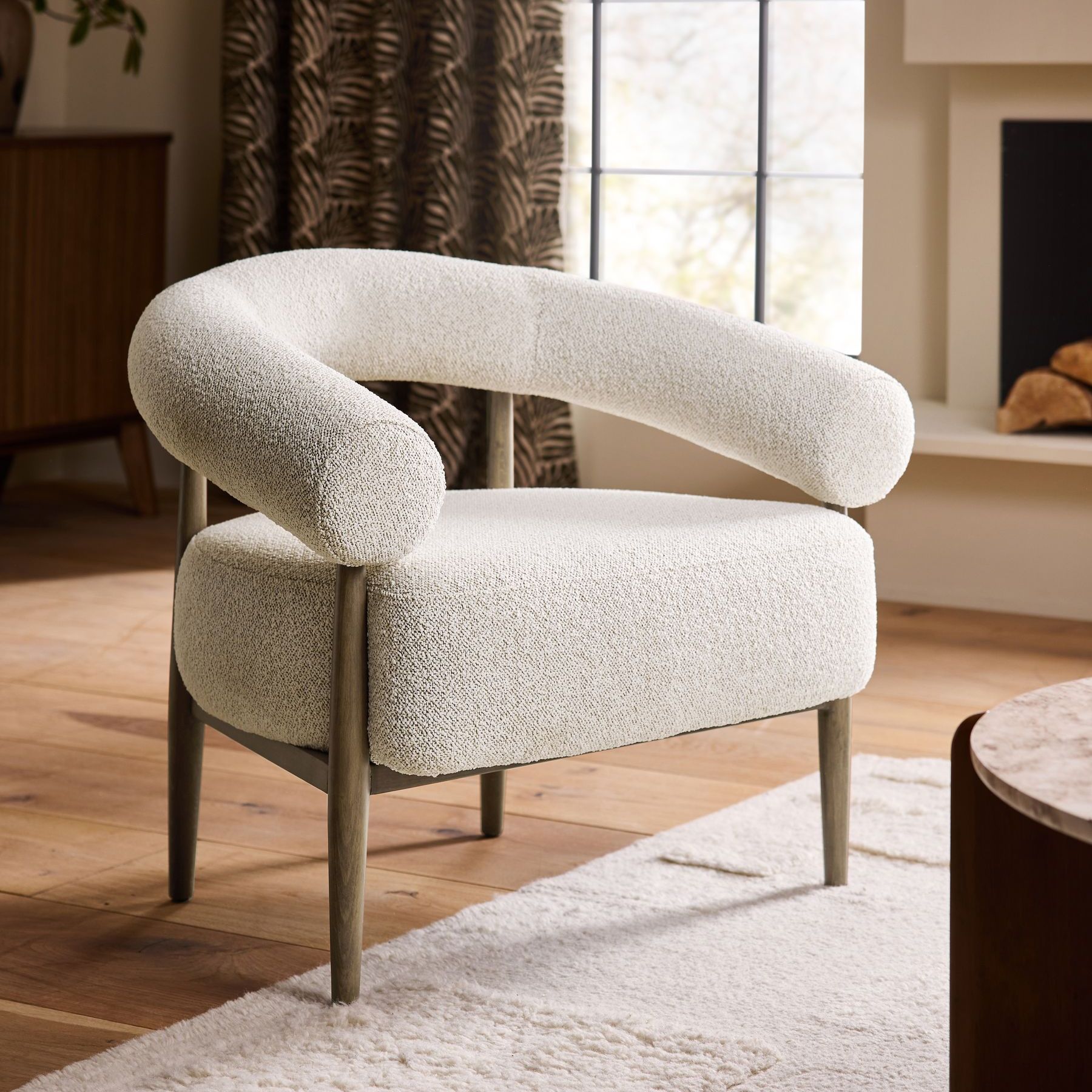 Casual Boucle Light Natural Aire Wooden Accent Chair
