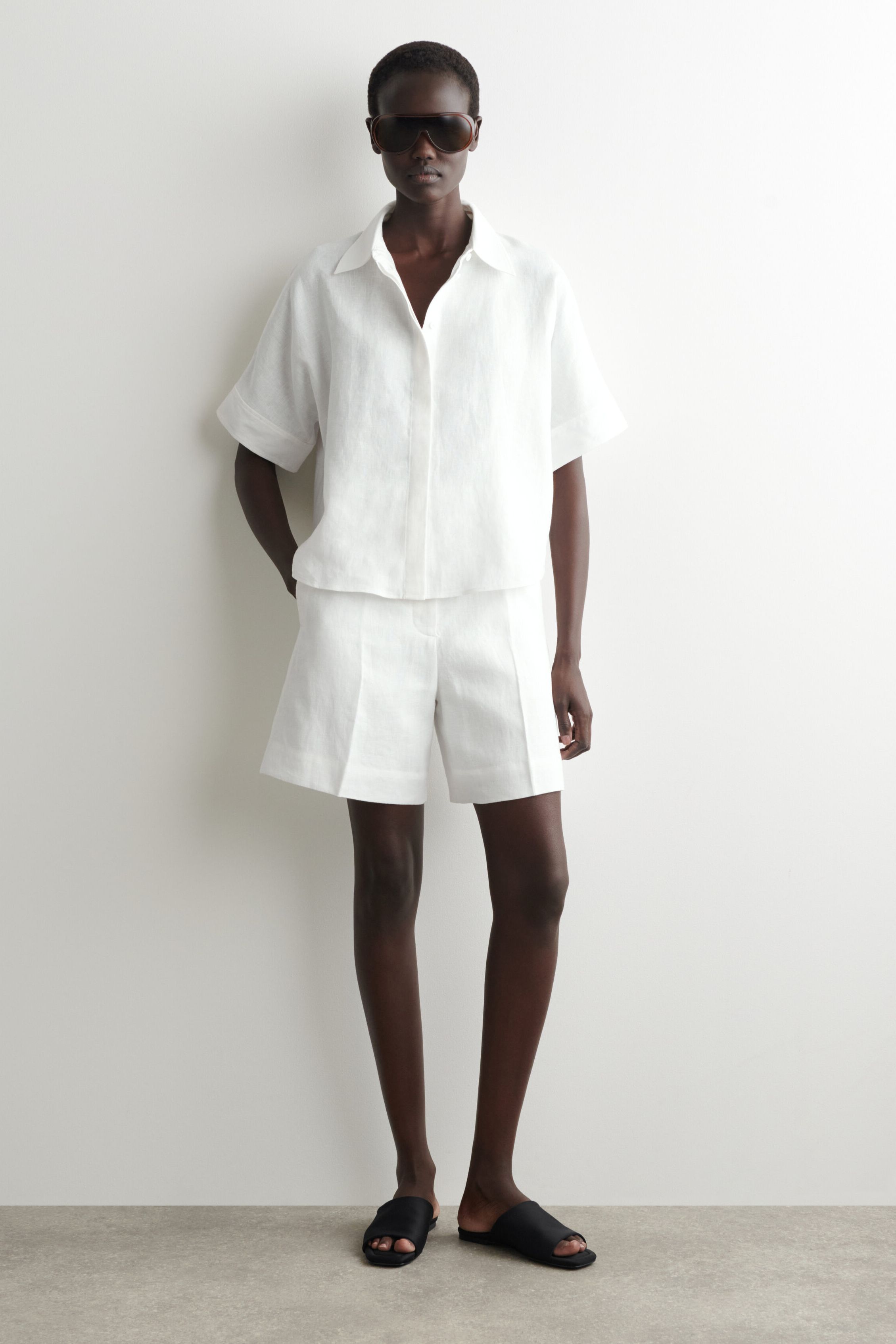 Tailored Elasticated Linen Shorts