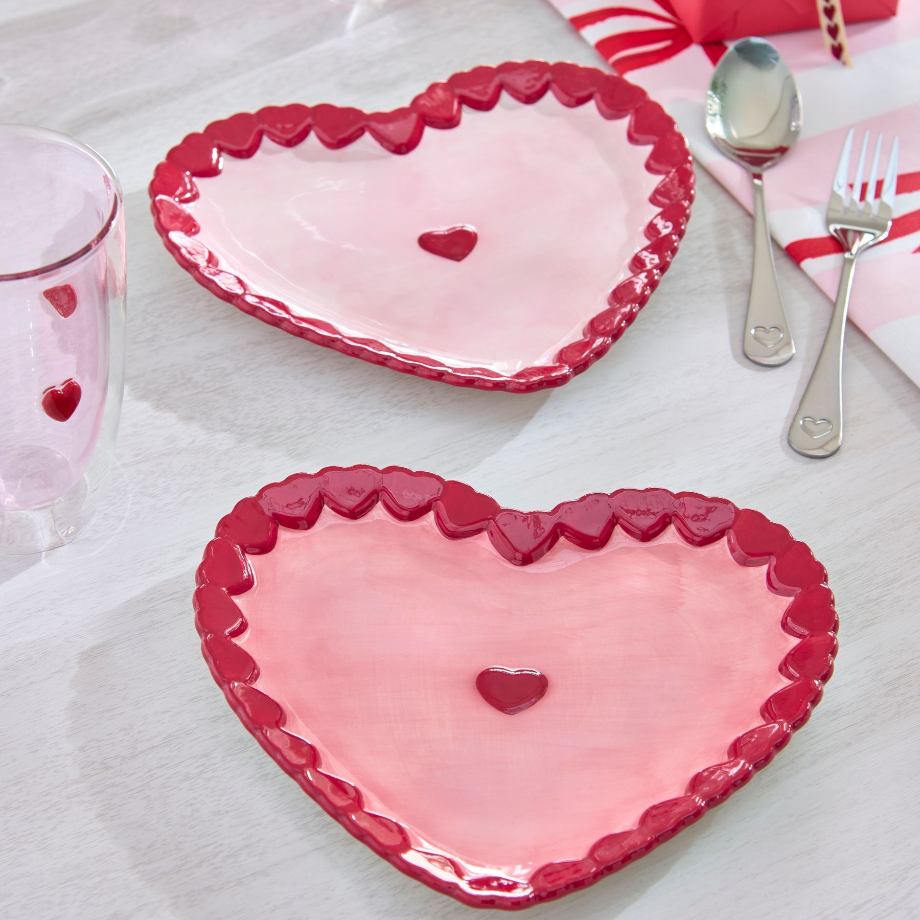 Set of 2 Pink Heart Side Plates