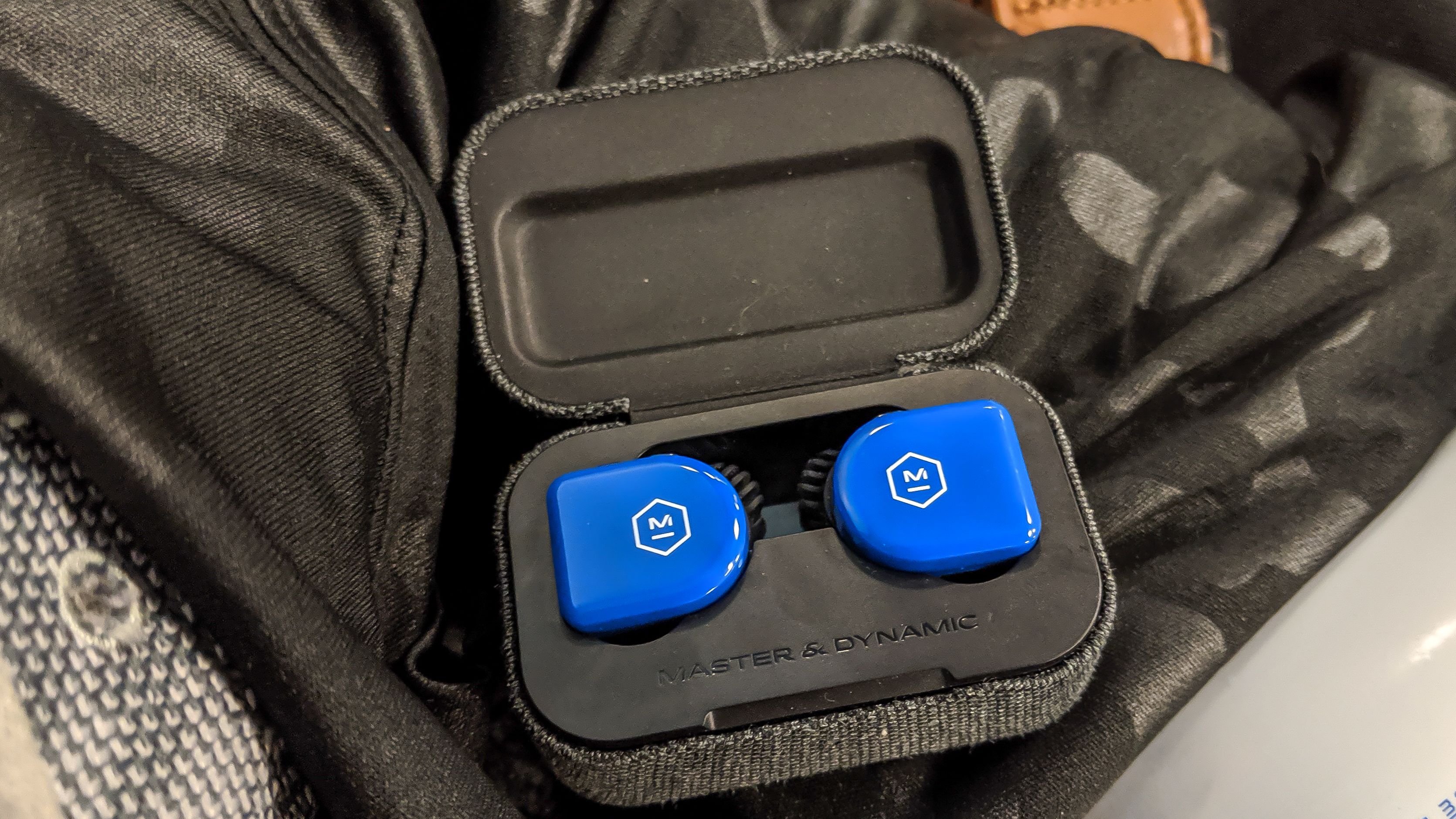 Amazon.com: MASTER & DYNAMIC MW07 GO True Wireless Earphones