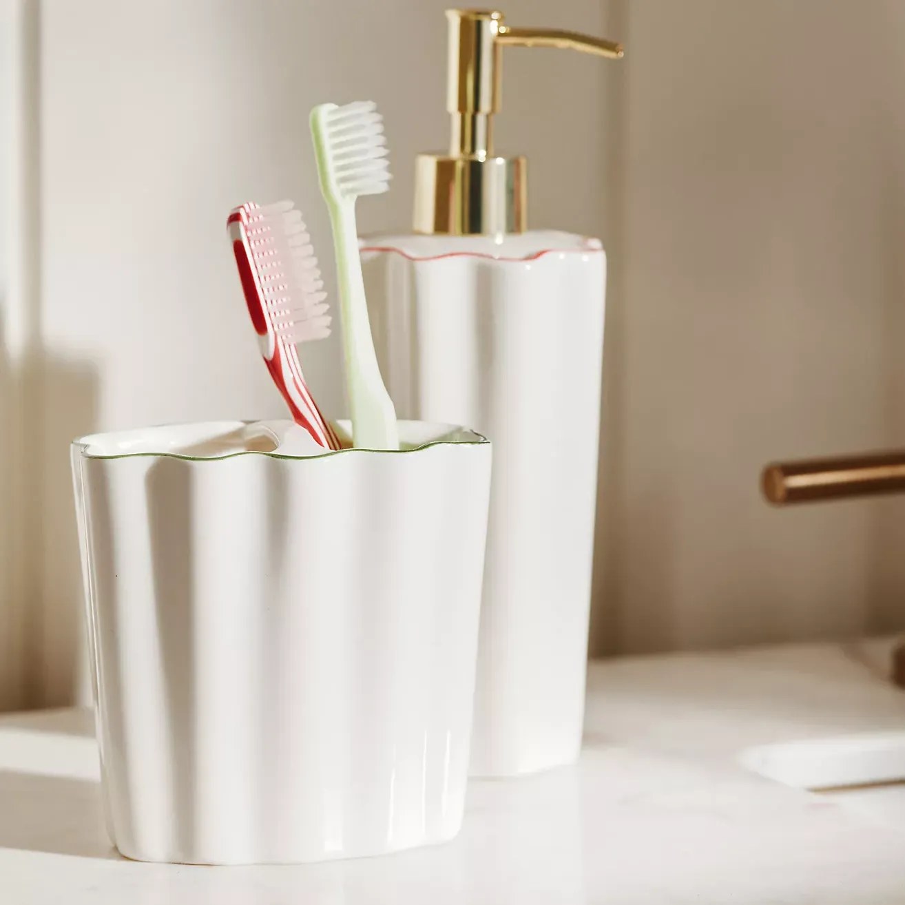 Le Marais Toothbrush Holder