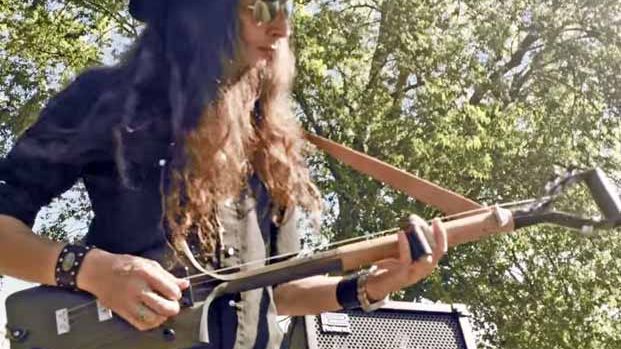ギター Justin Johnson 3 strings shovel guitar Signature 3-String Shovel Guitar +💥BONUS Lesson Bundle