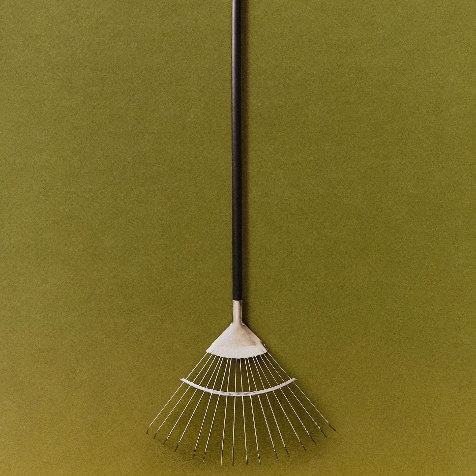 Garden Rake With Wooden Handle
