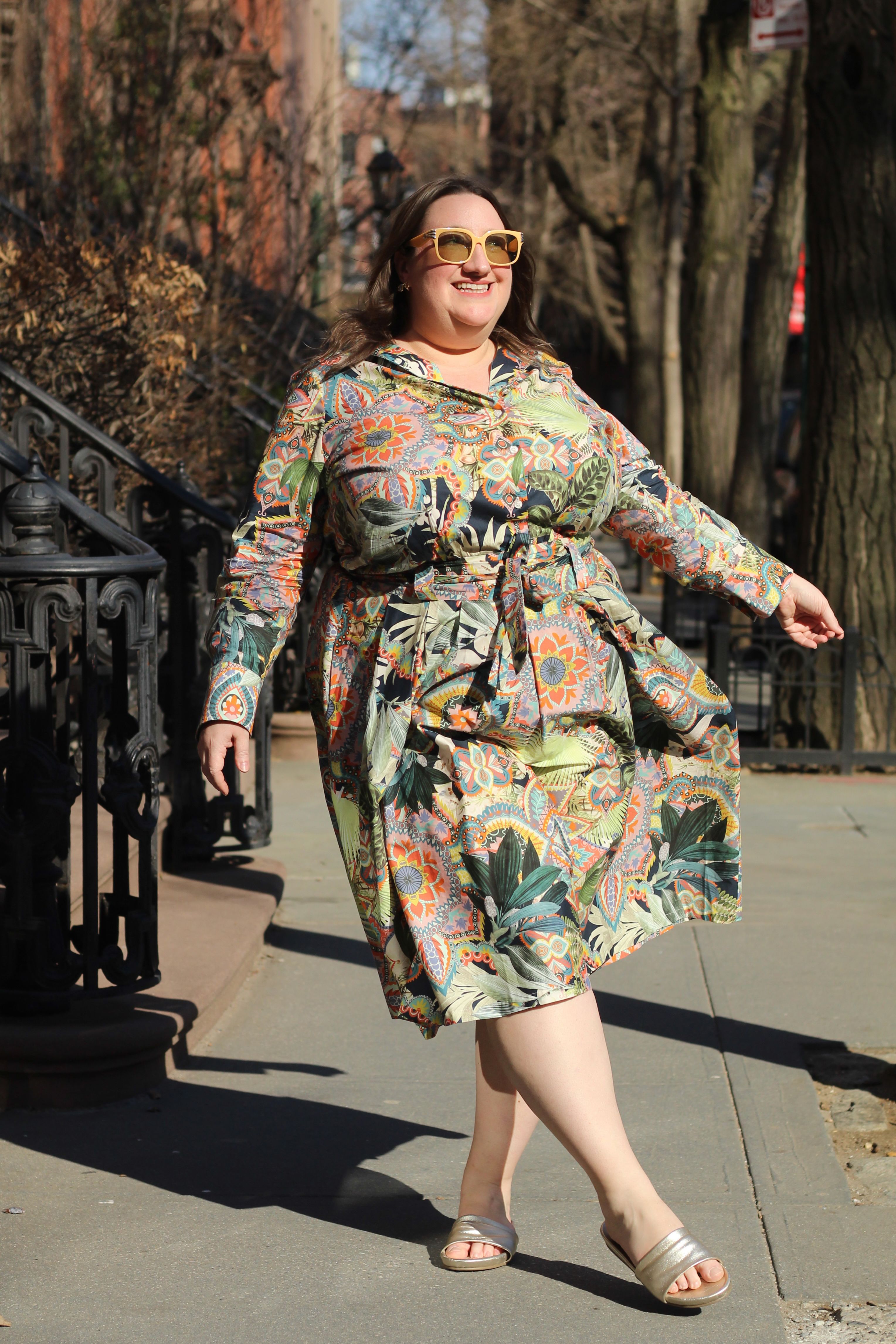 Sarah Chiwaya wears a funky patterned set from Ulla Popken with her comfy and cute Beek slides