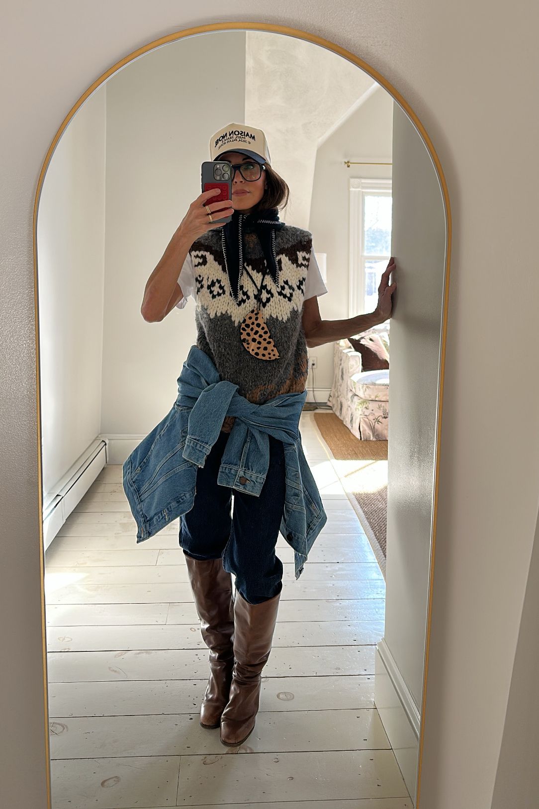 Larissa Mills mirror selfie