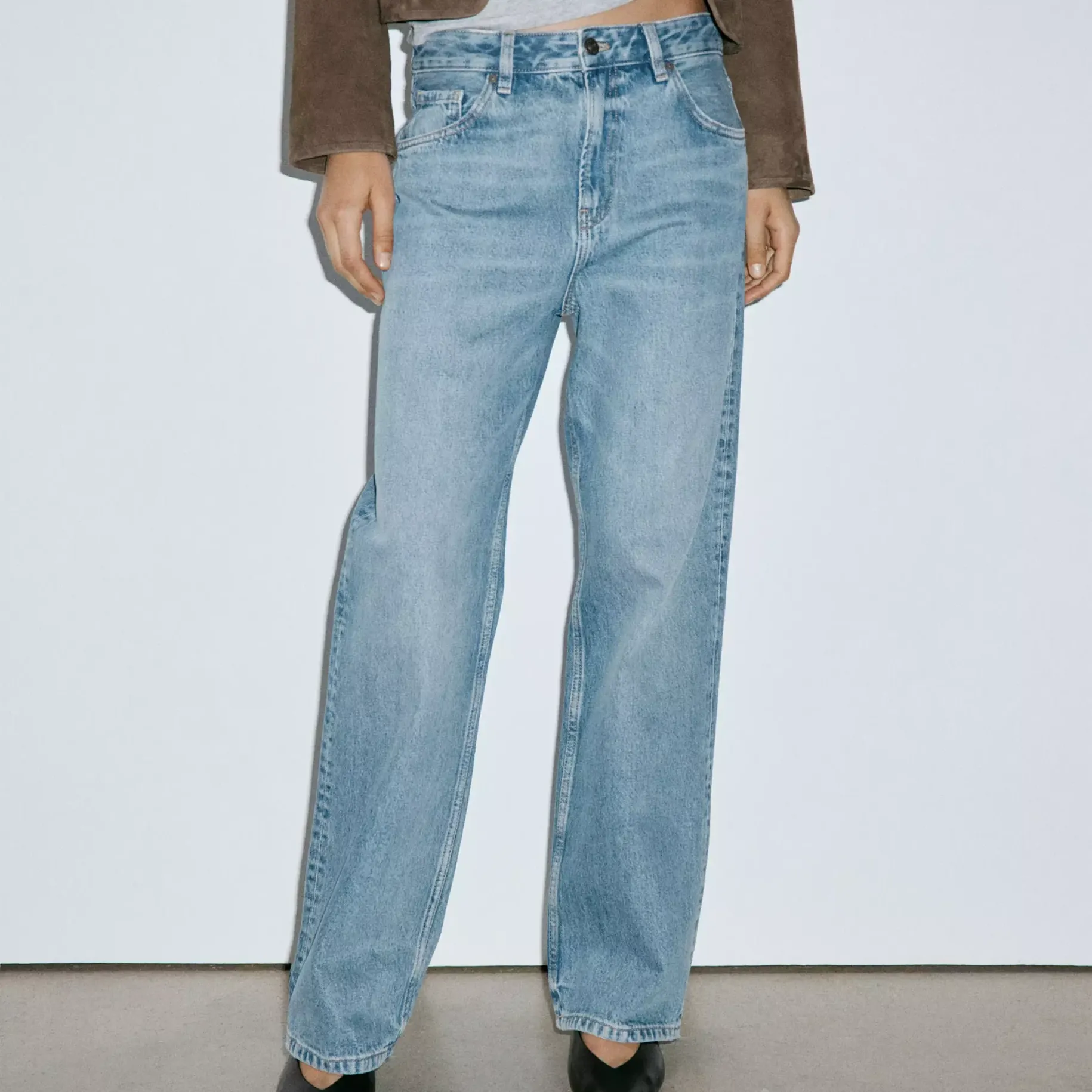 Miami Medium-Rise Straight-Fit Jeans - Women | Mango United Kingdom