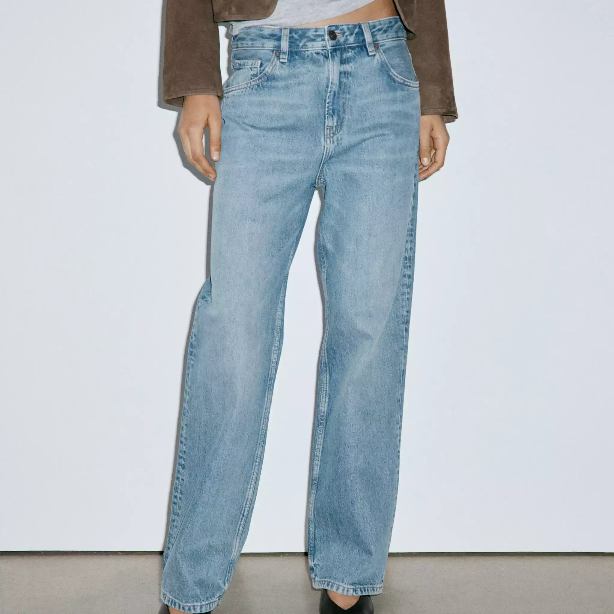 Miami Medium-Rise Straight-Fit Jeans - Women | Mango United Kingdom