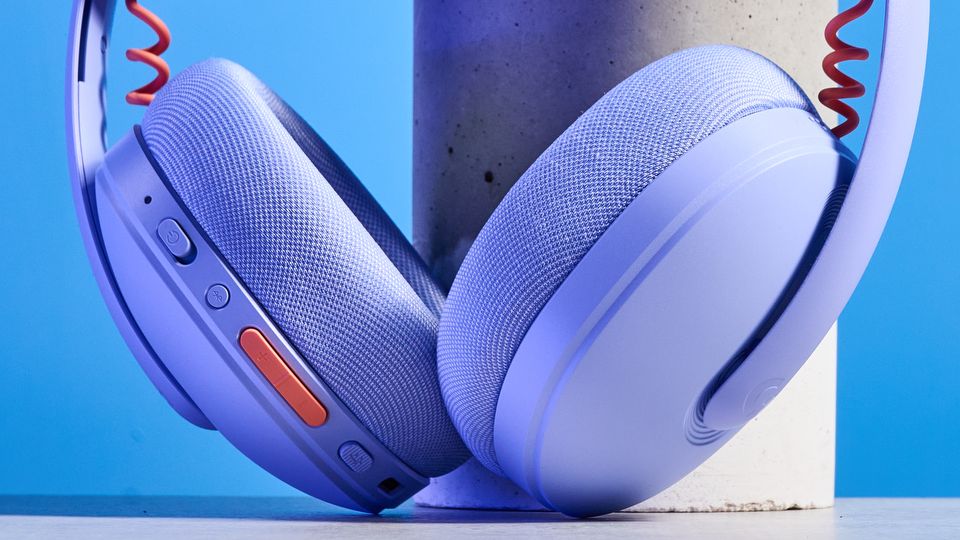 A lilac Logitech G325 Lightspeed wireless gaming headset