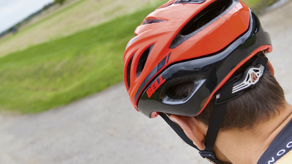 bell biking helmet thruster Super Air Spherical pinning the fastest line at Les Gets Bell 3QTR-Air MIPS Helmet Electric