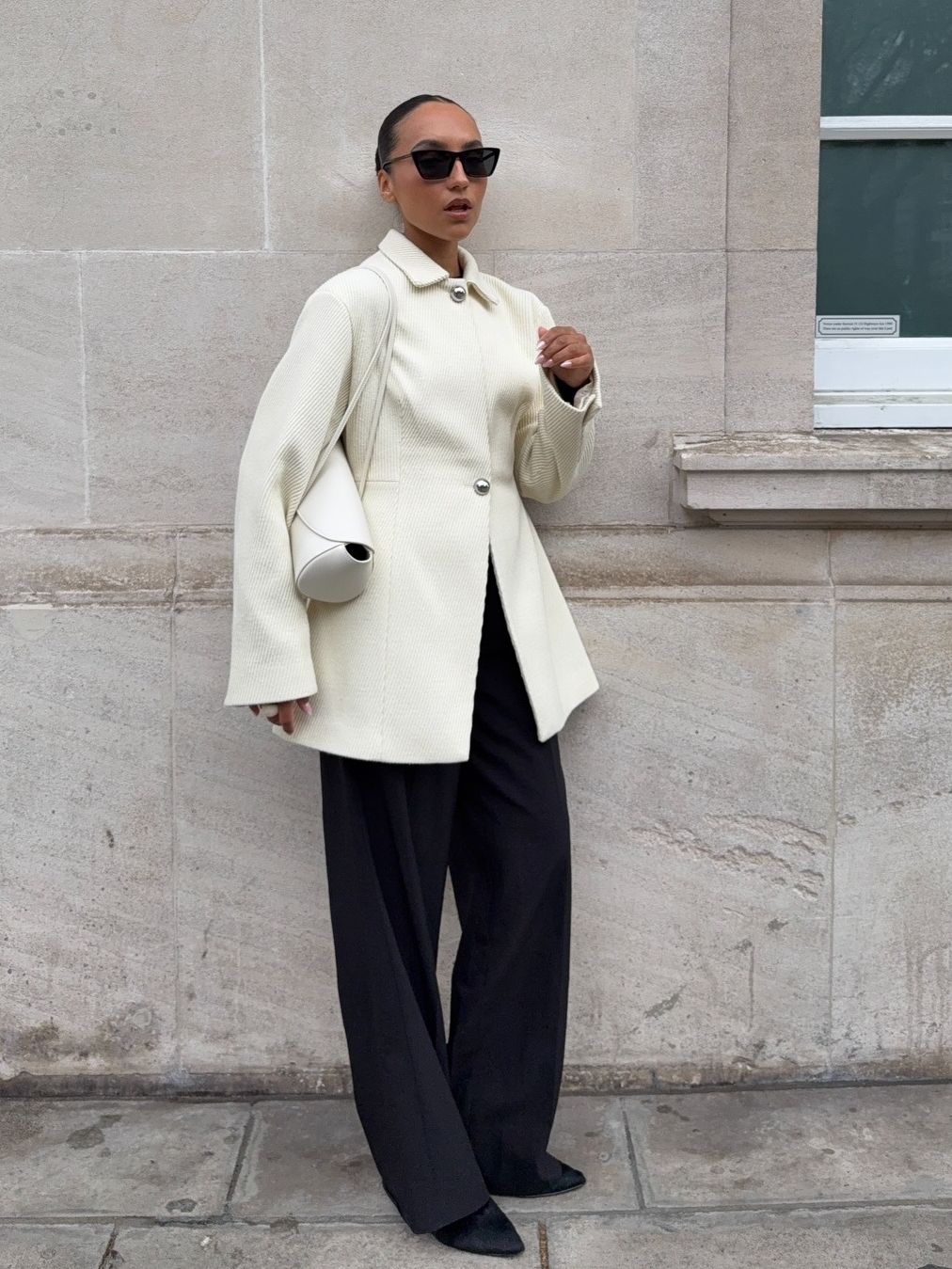 Fashion person Ingrided Vinsen shows shoe trends to wear with wide leg trousers 2026.