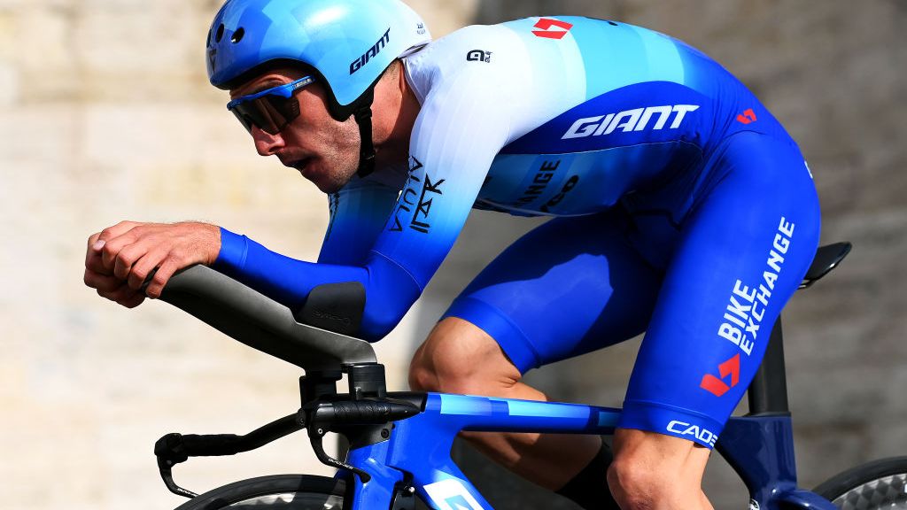 Simon Yates wears £2,750 Vorteq skinsuit to win Giro d'Italia time trial