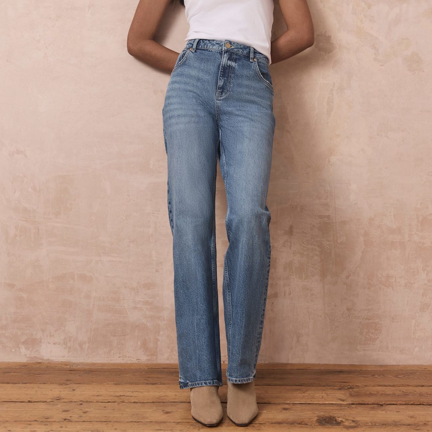 Mid Indigo 90s Straight Jeans