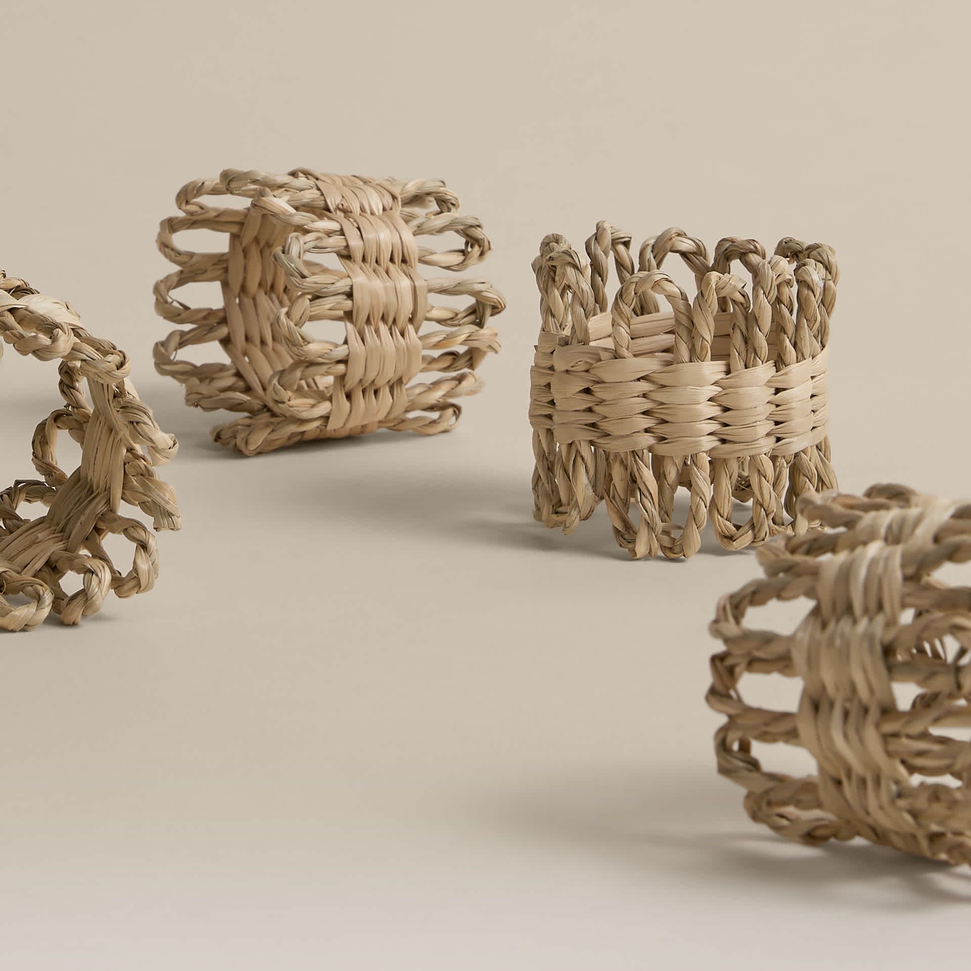 4 Pack Rattan Flower Napkin Rings