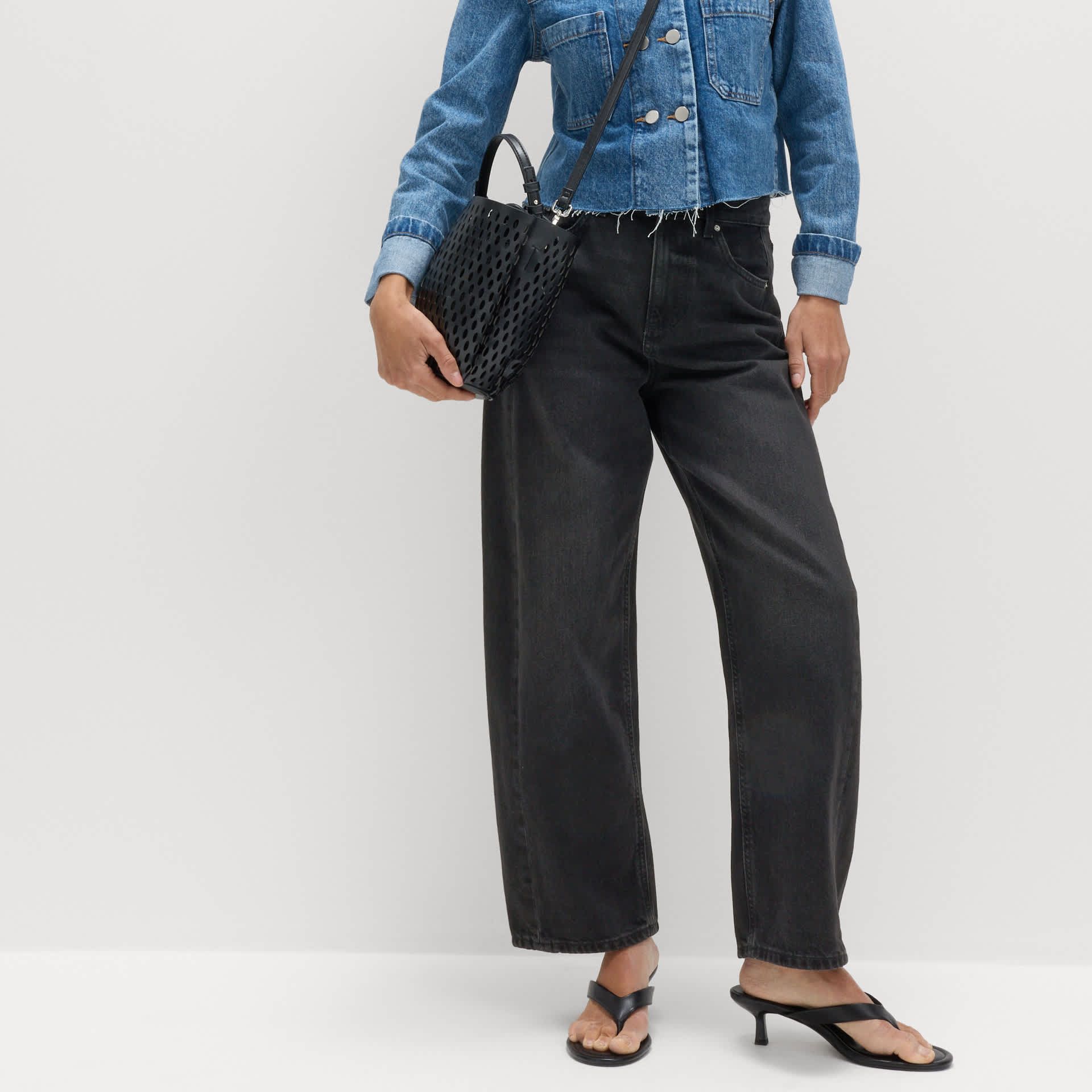 Mid Rise Barrel Jeans
