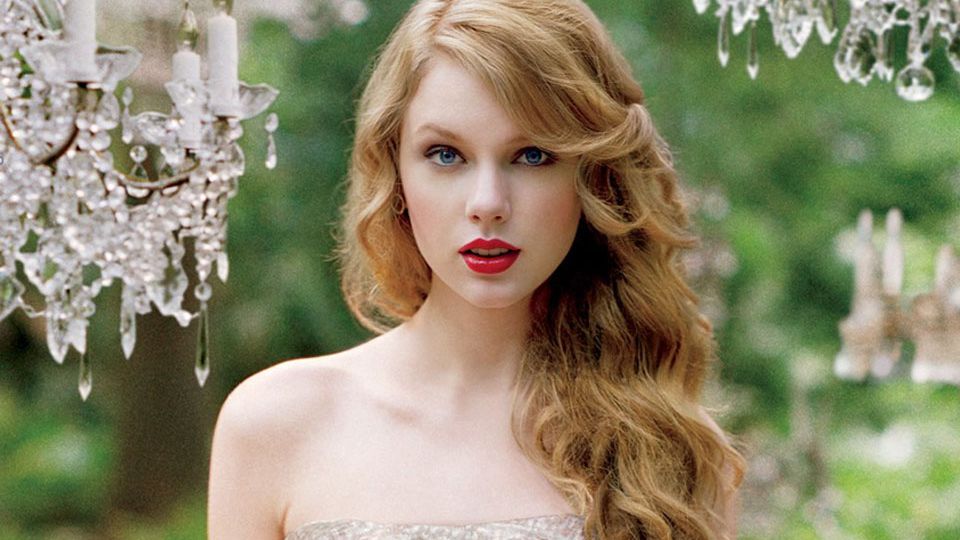 Taylor Swift launches Wonderstruck | Marie Claire UK