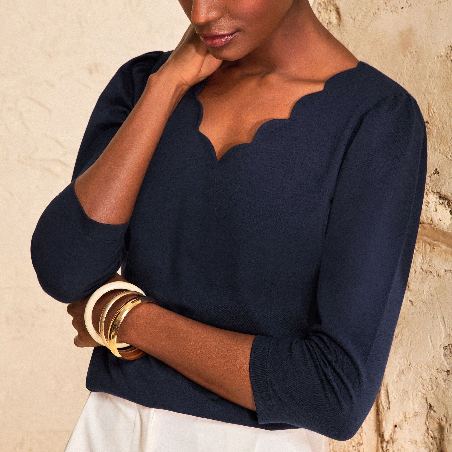 Love &amp;amp; Roses Navy Blue 3/4 Sleeve Scallop V-Neck Jersey Top