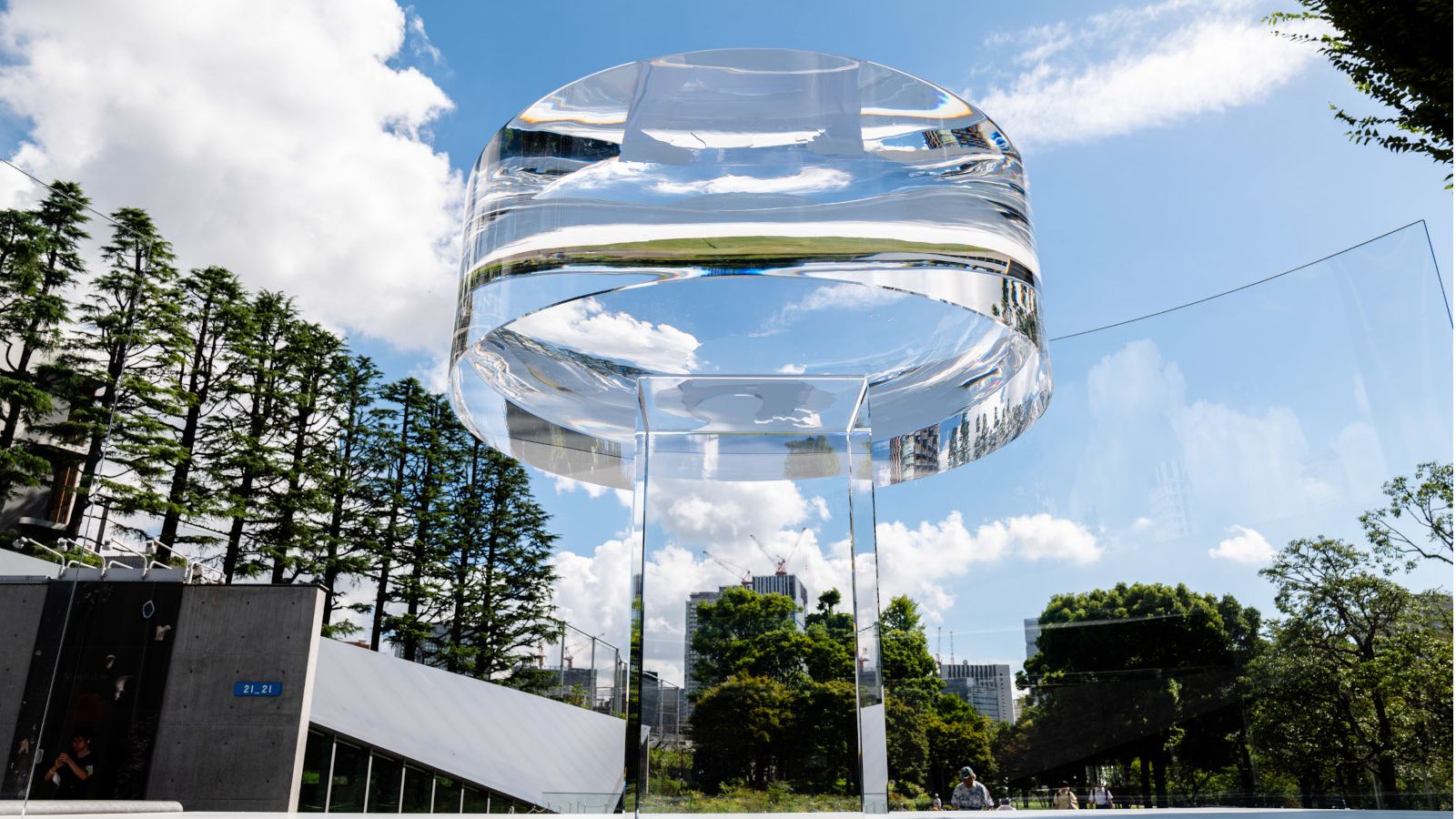 Visit Tokujin Yoshioka's glass torch and cauldron in Tokyo