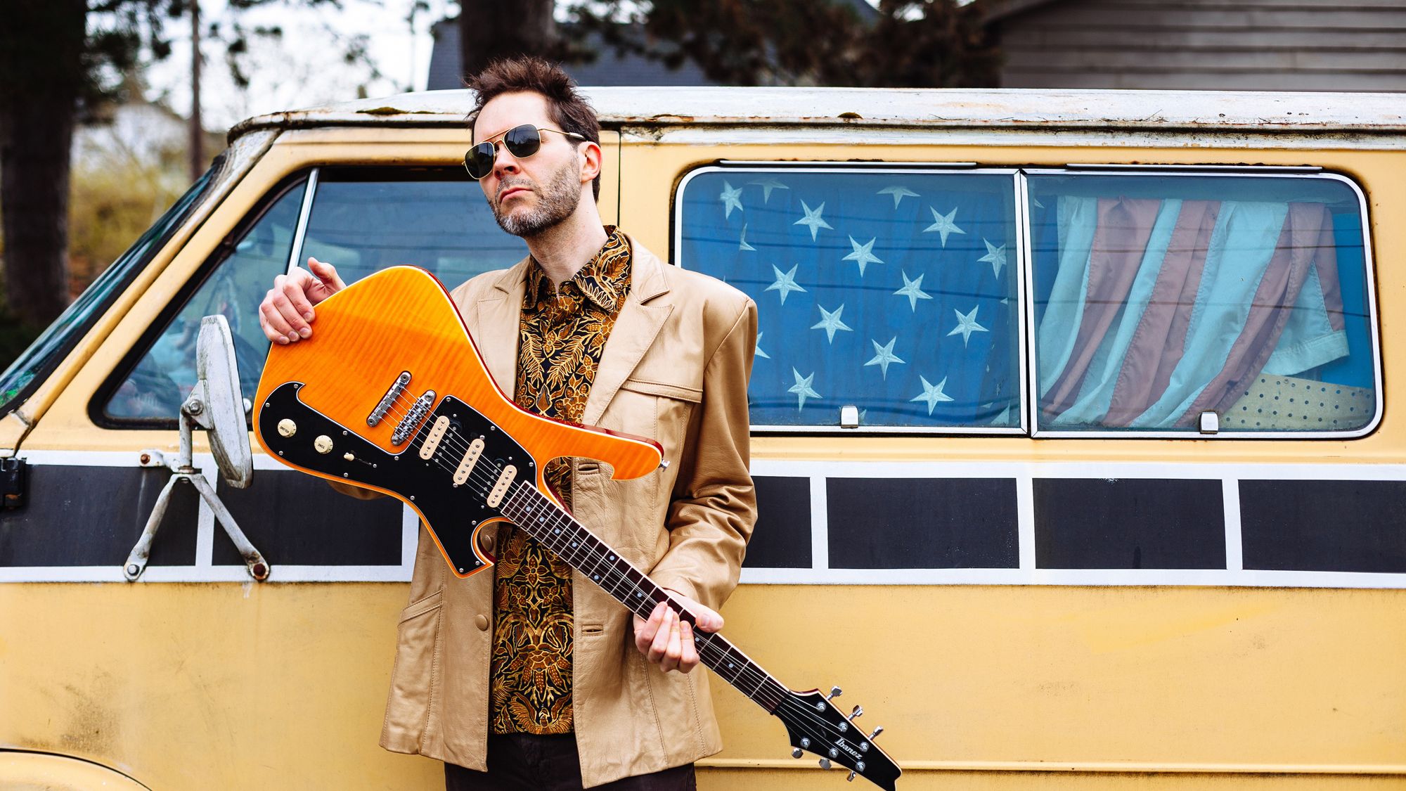 Essential Guitar Licks: Paul Gilbert's Crazy Chromaticism and