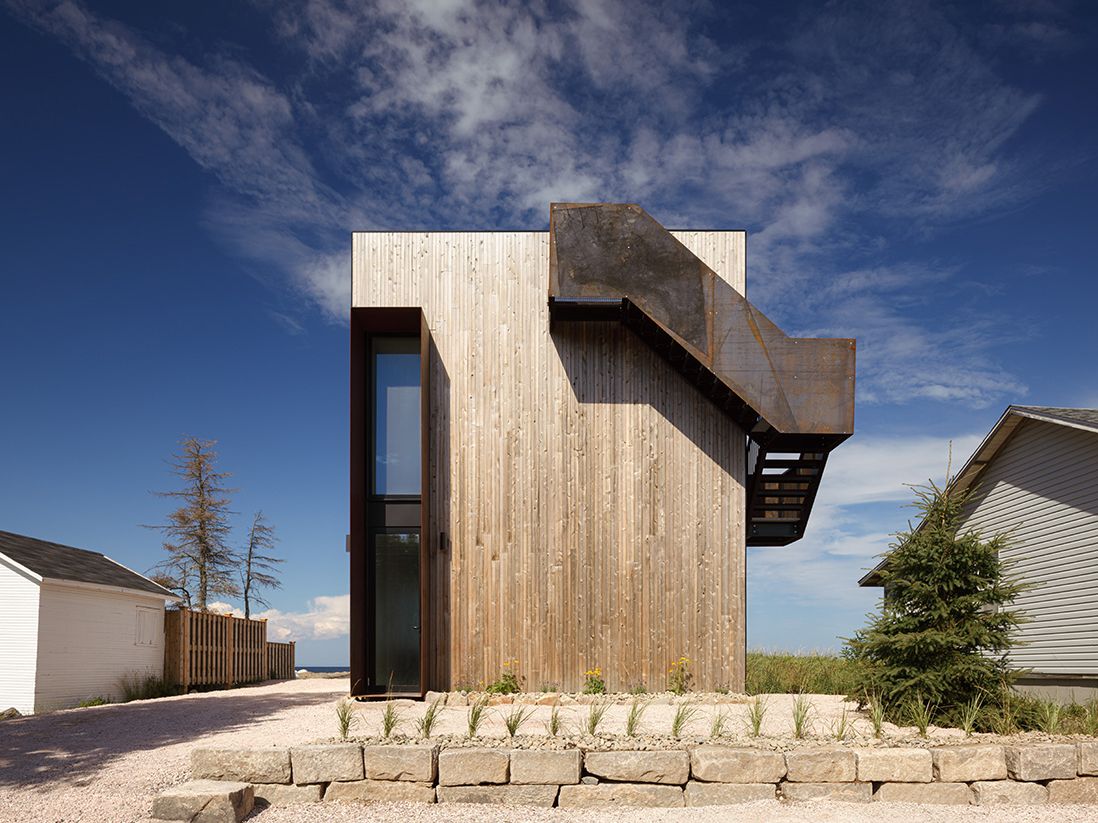 洋書 Canadian Modern Architecture Canadian Modern Architecture: A Fifty Year Retrospective