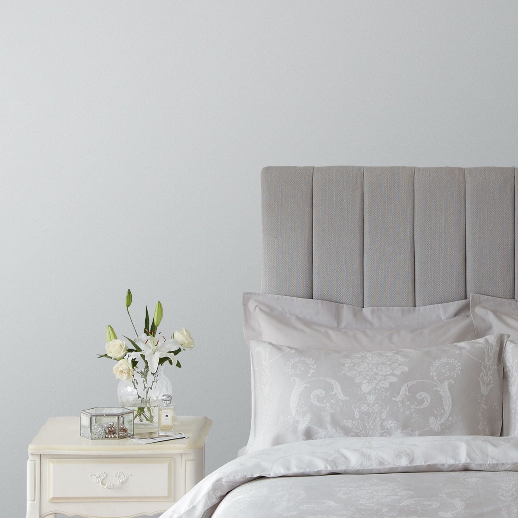 Laura Ashley Slate Grey White Matt Emulsion 2.5l Paint