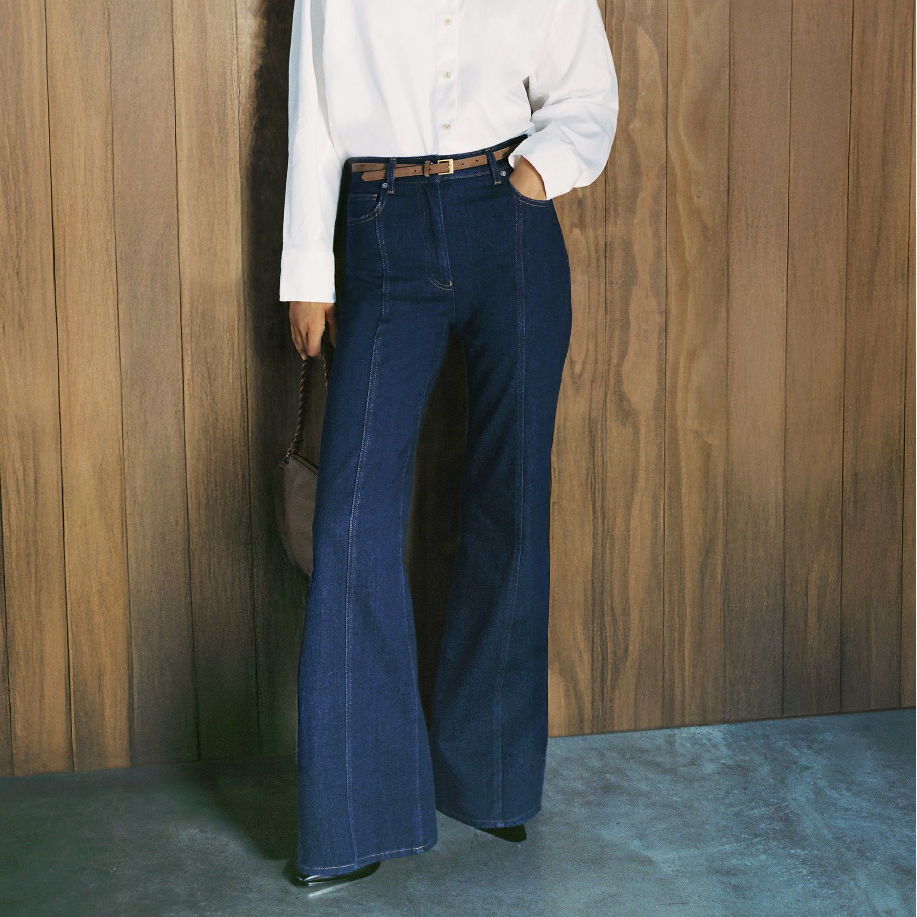 Flared Seam-Detail Jeans in Blue