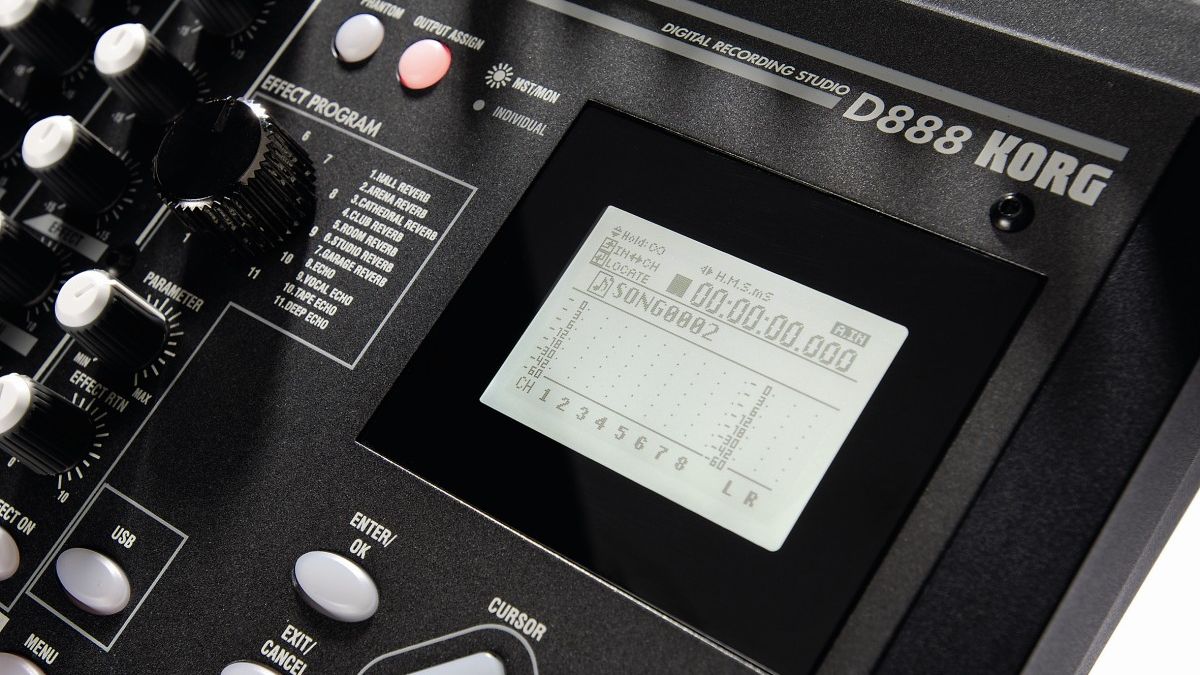 【動作品】32GB CF換装済み「KORG D888 」 KORG D888 Digital Recording Studio Multi Track Recorder MTR Used