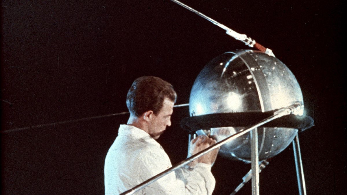 sputnikページ Sputnik - 1 – 2046 Print Shop