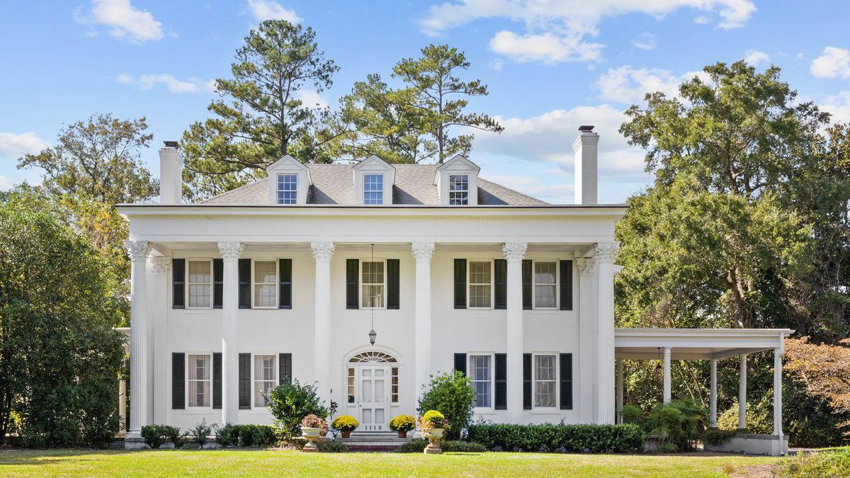 26 Curb Appeal Ideas That Will Give Your Home a Boost, image size:1200x675