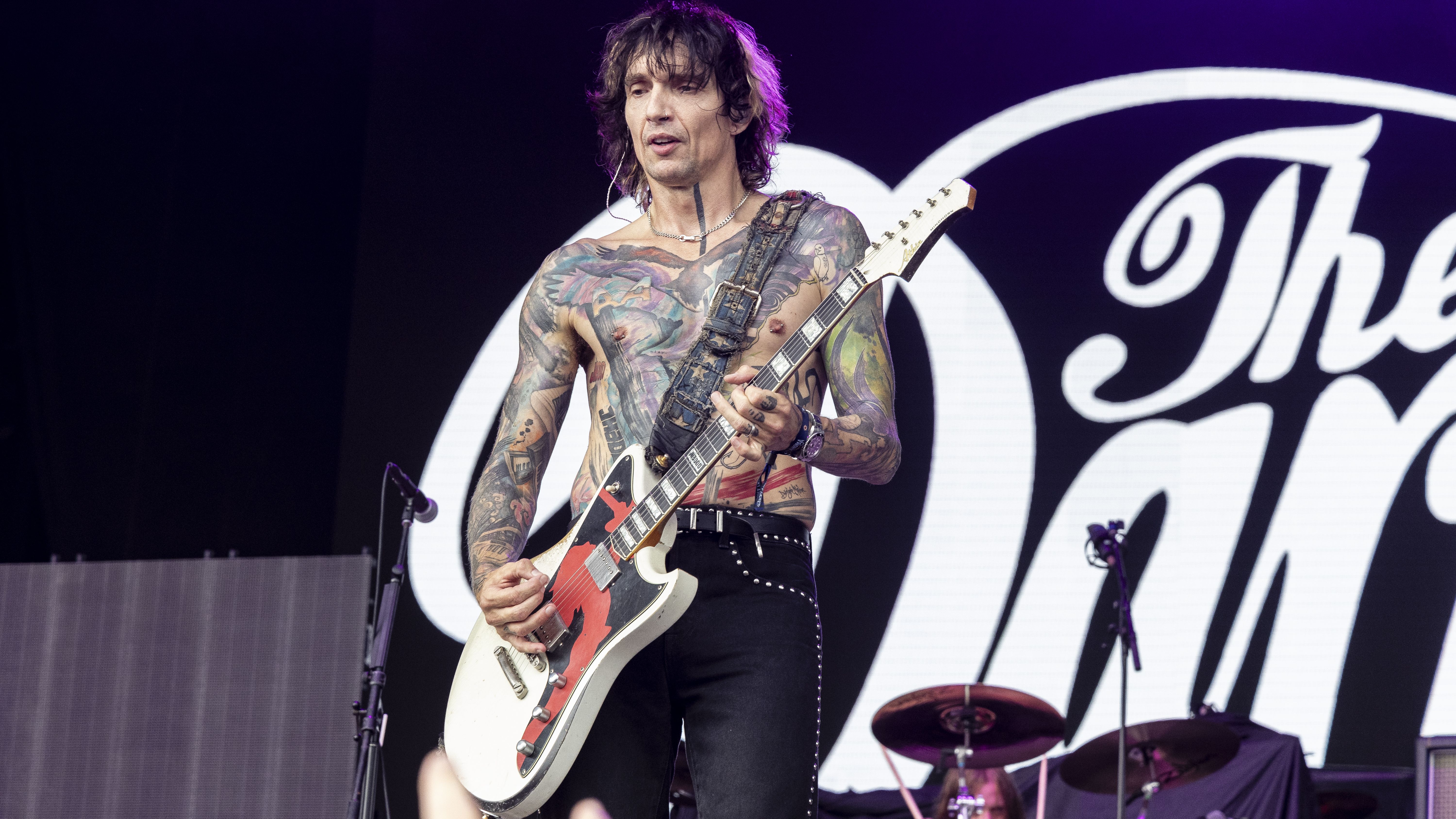 PRYOR, OKLAHOMA - AUGUST 29: Justin Hawkins of The Darkness performs in concert for the first date of the North American "Dreams on Toast" tour during Rocklahoma at Rockin&amp;amp;apos; Red Dirt Ranch on August 29, 2025 in Pryor, Oklahoma. (Photo by Gary Miller/Getty Images)