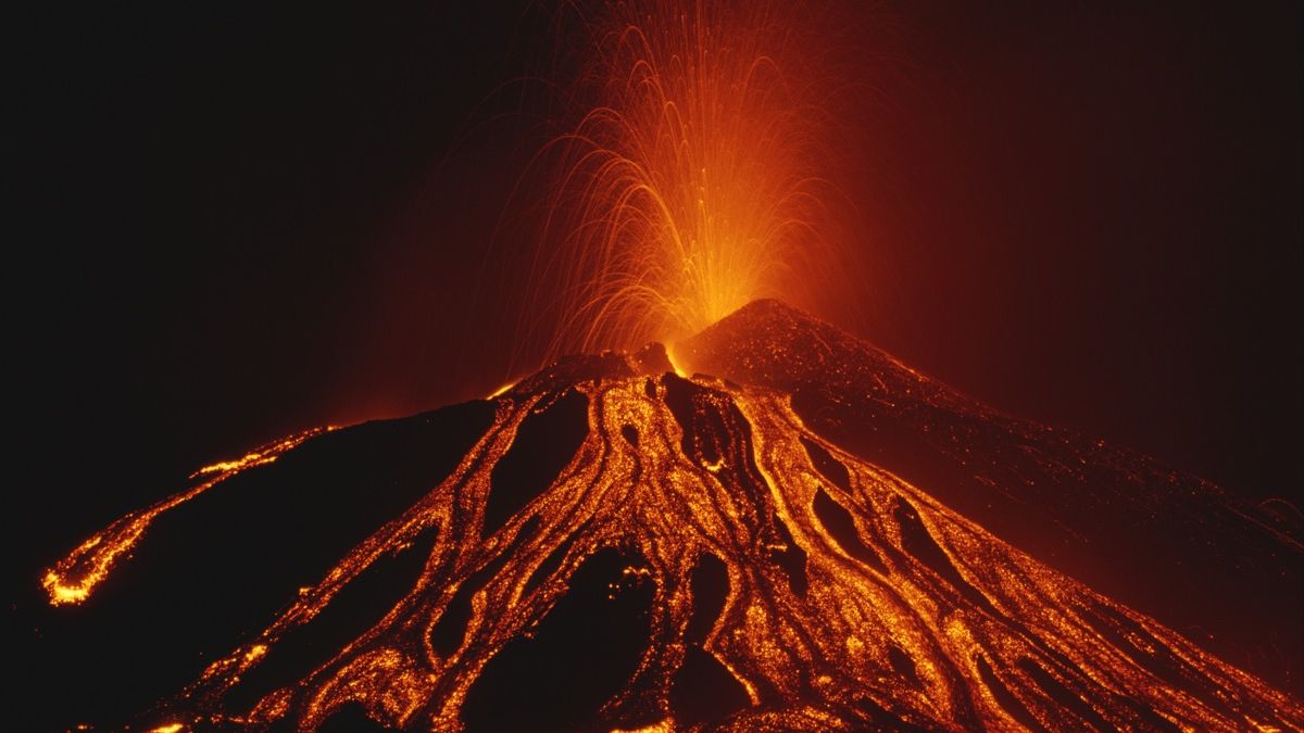 Mount Etna Is Slip-Sliding Toward the Sea | Live Science