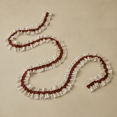 Carlen Linen Satin Garland
