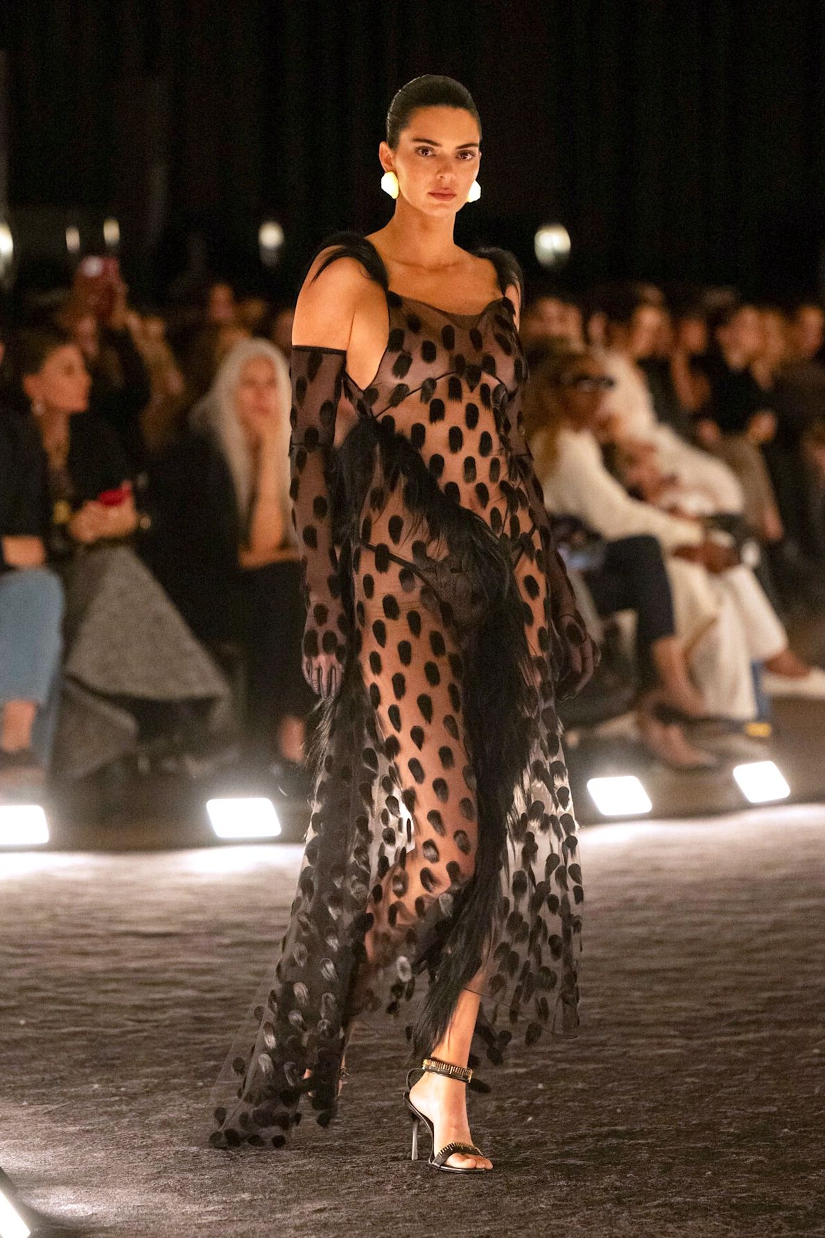 kendall jenner walks in schiaparelli&#039;s spring 2026 show