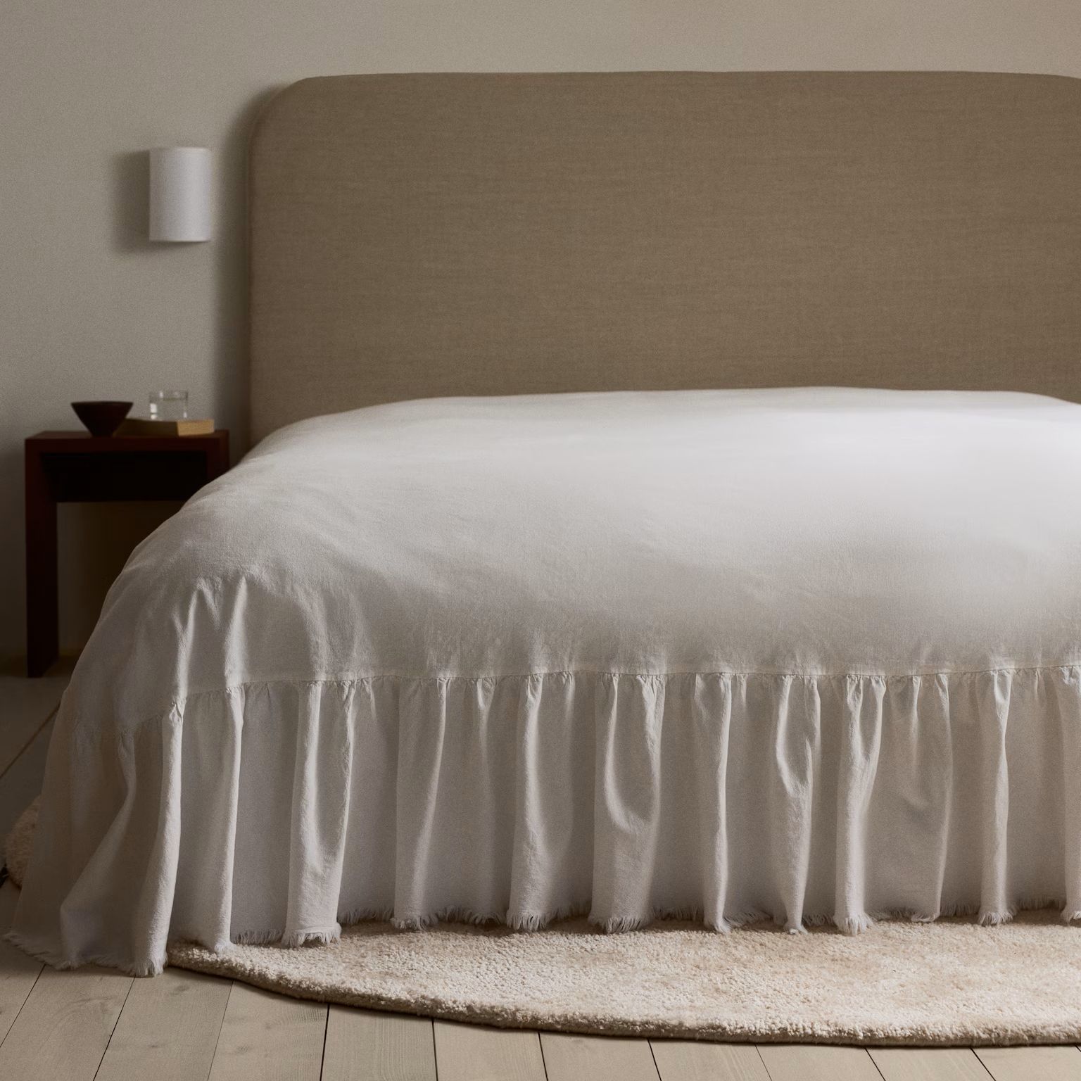 hm, Linen-Blend Bedspread