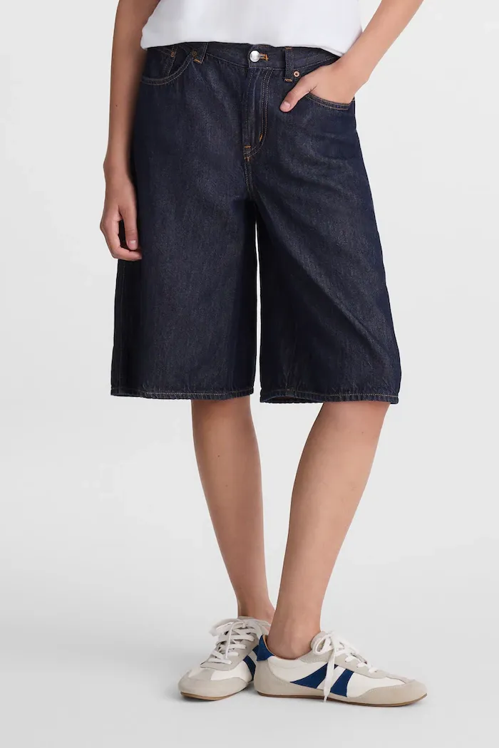 The V-Waist Bermuda Short in Airy Denim