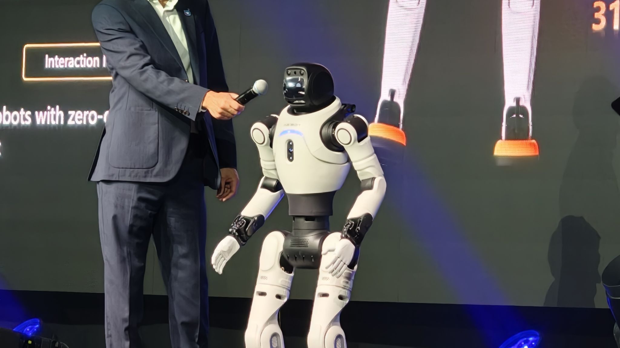 The AGIBOT X2 is 'interviewed' on stage