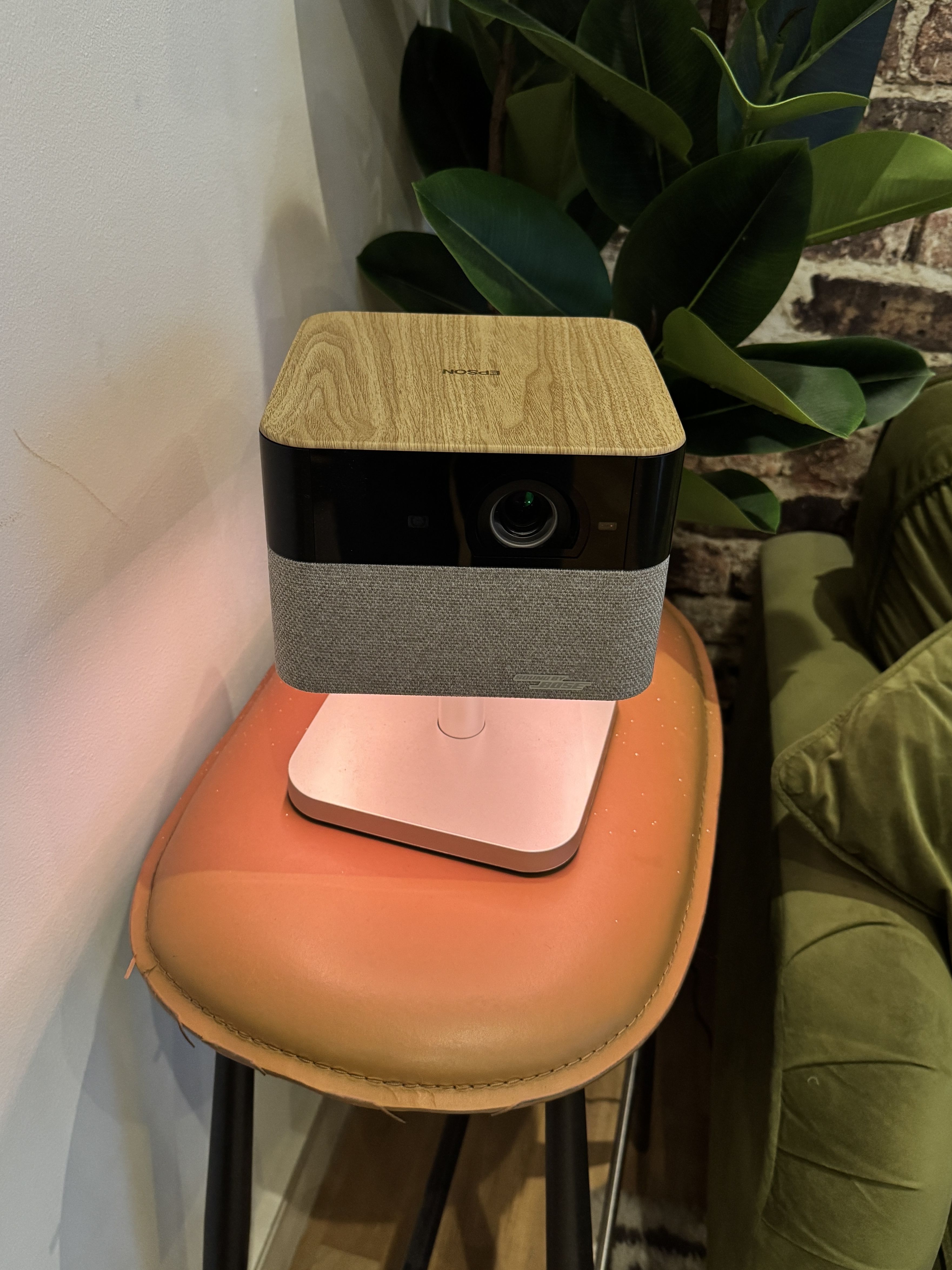 Epson Lifestudio Flex EF-72 projector