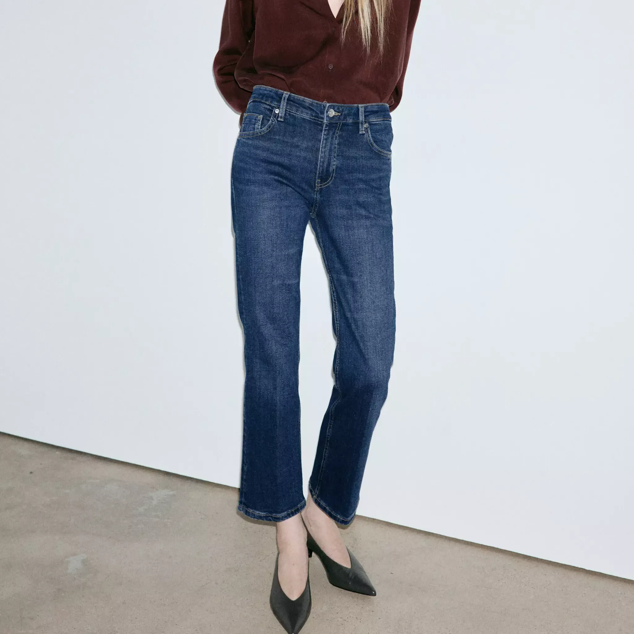 Sienna Flared Cropped Jeans - Women | Mango United Kingdom
