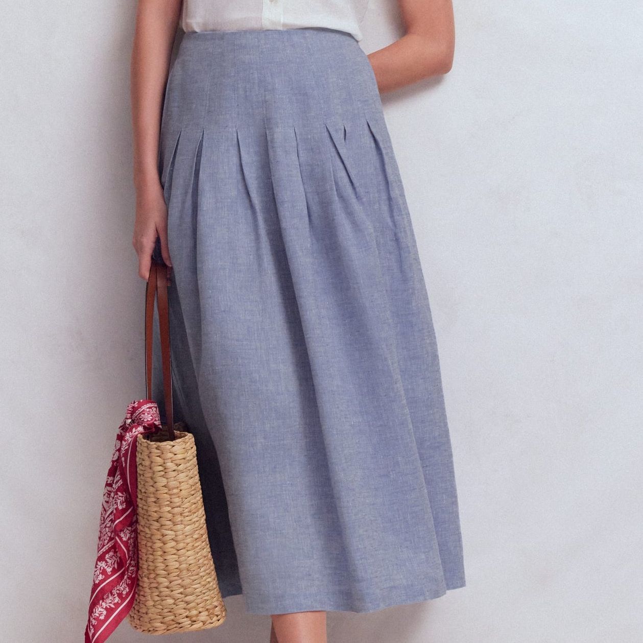 Valentina Linen Skirt-Blue Chambray