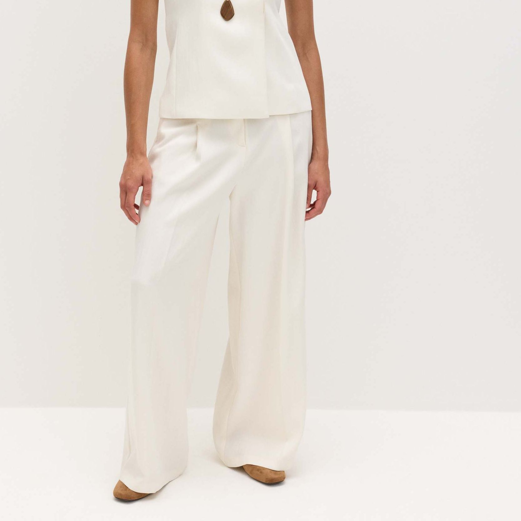 Single Pleat Wide Leg Trousers With Linen