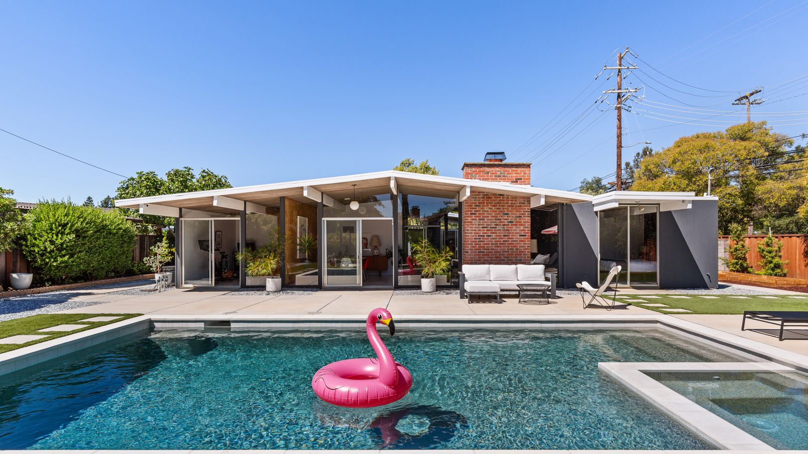 Tour an Eichler Home, an example of progressive architecture