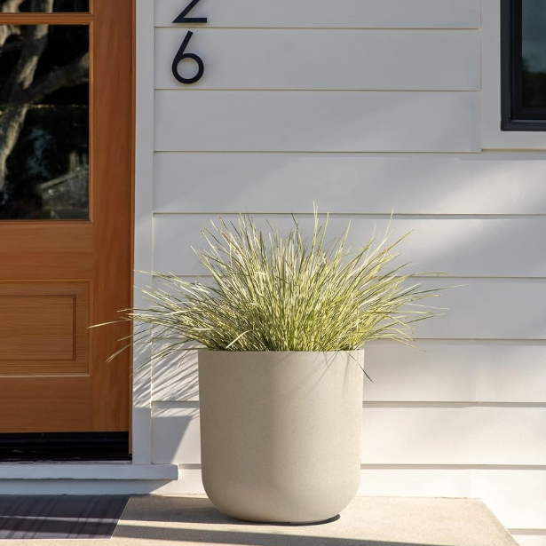 Veradek Lima Resin Planter
