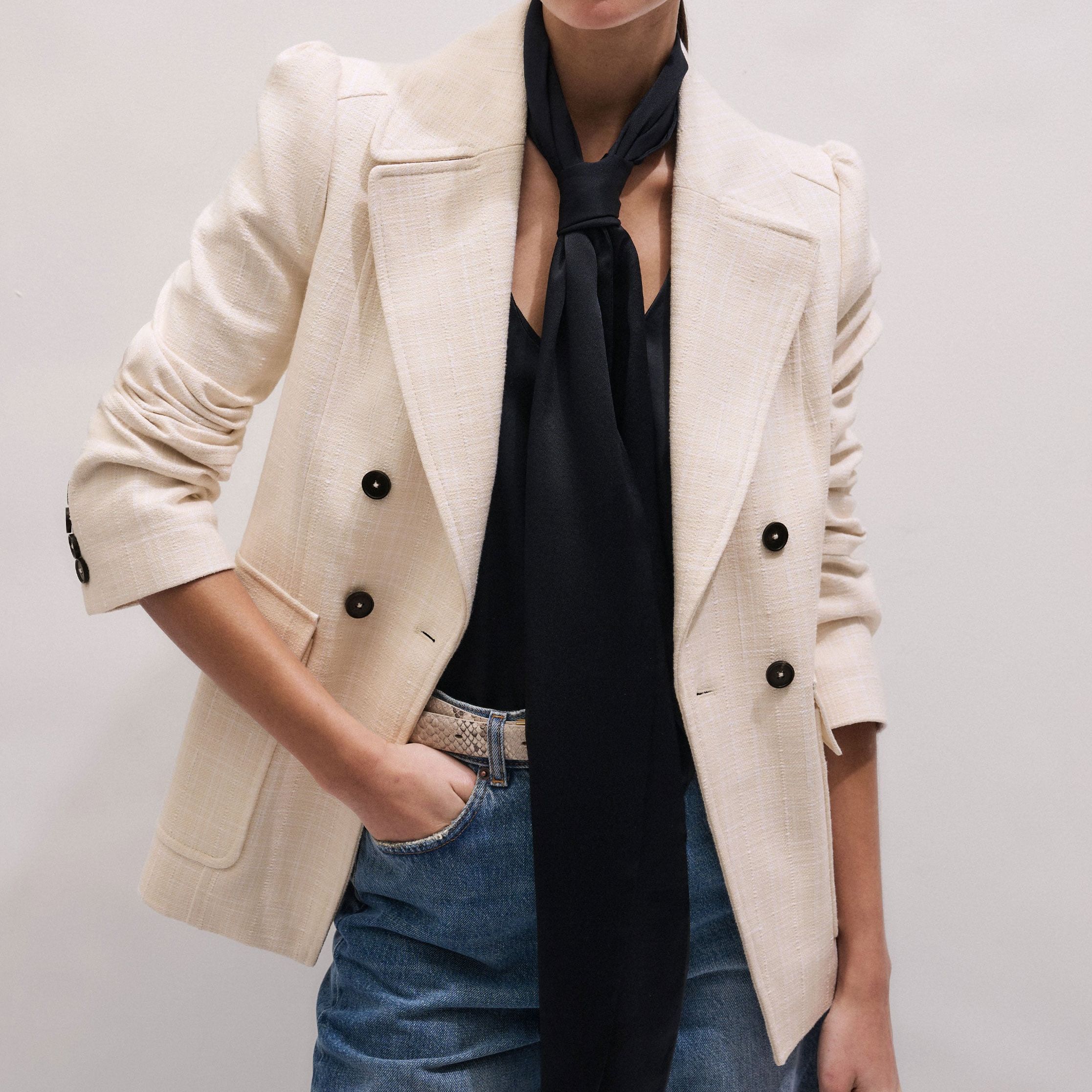 Feminine Sleeve Blazer
