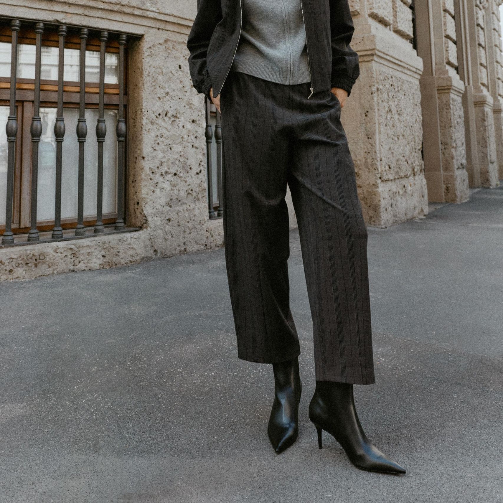 Check Barrel Trousers - Navy Blue - Xs