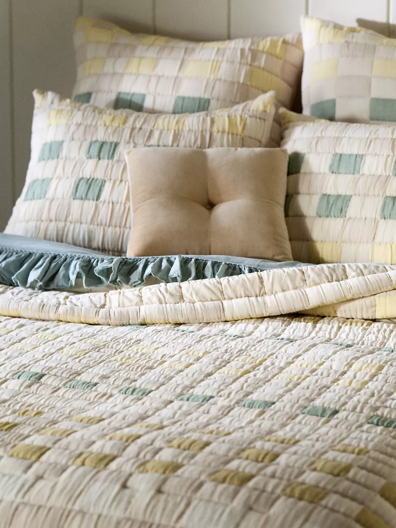 Sonya Matelassé Bedspread