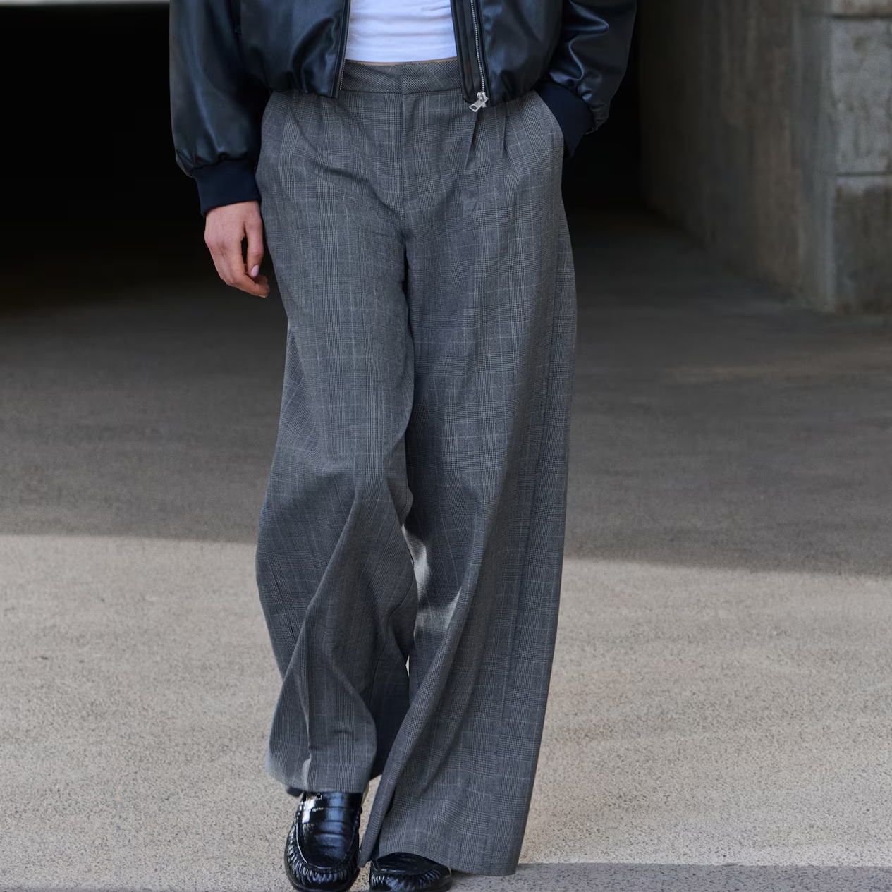 grey, wide leg Tailored Trousers from H&amp;amp;M